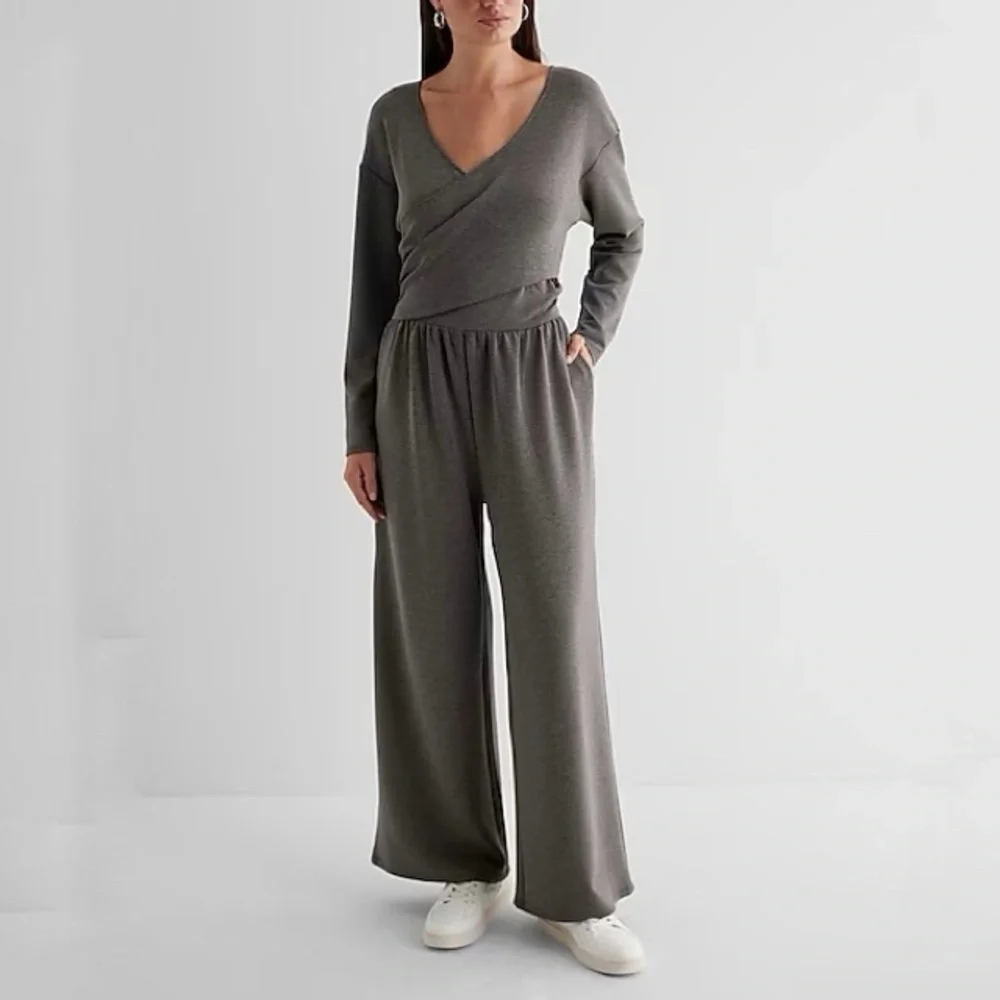 Express Luxe Lounge Long Sleeve Surplice Wide Leg Jumpsuit‎